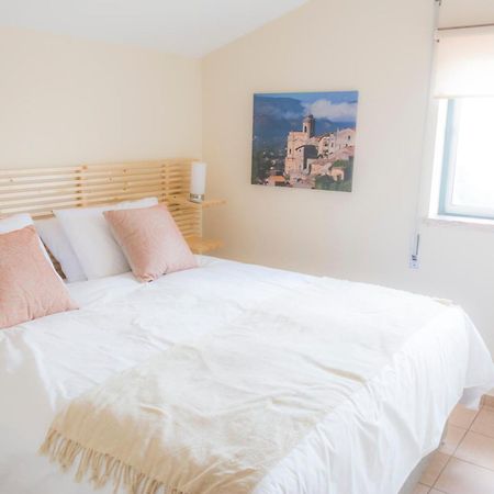 The Fig Boutique Suites Salir de Porto Bilik gambar