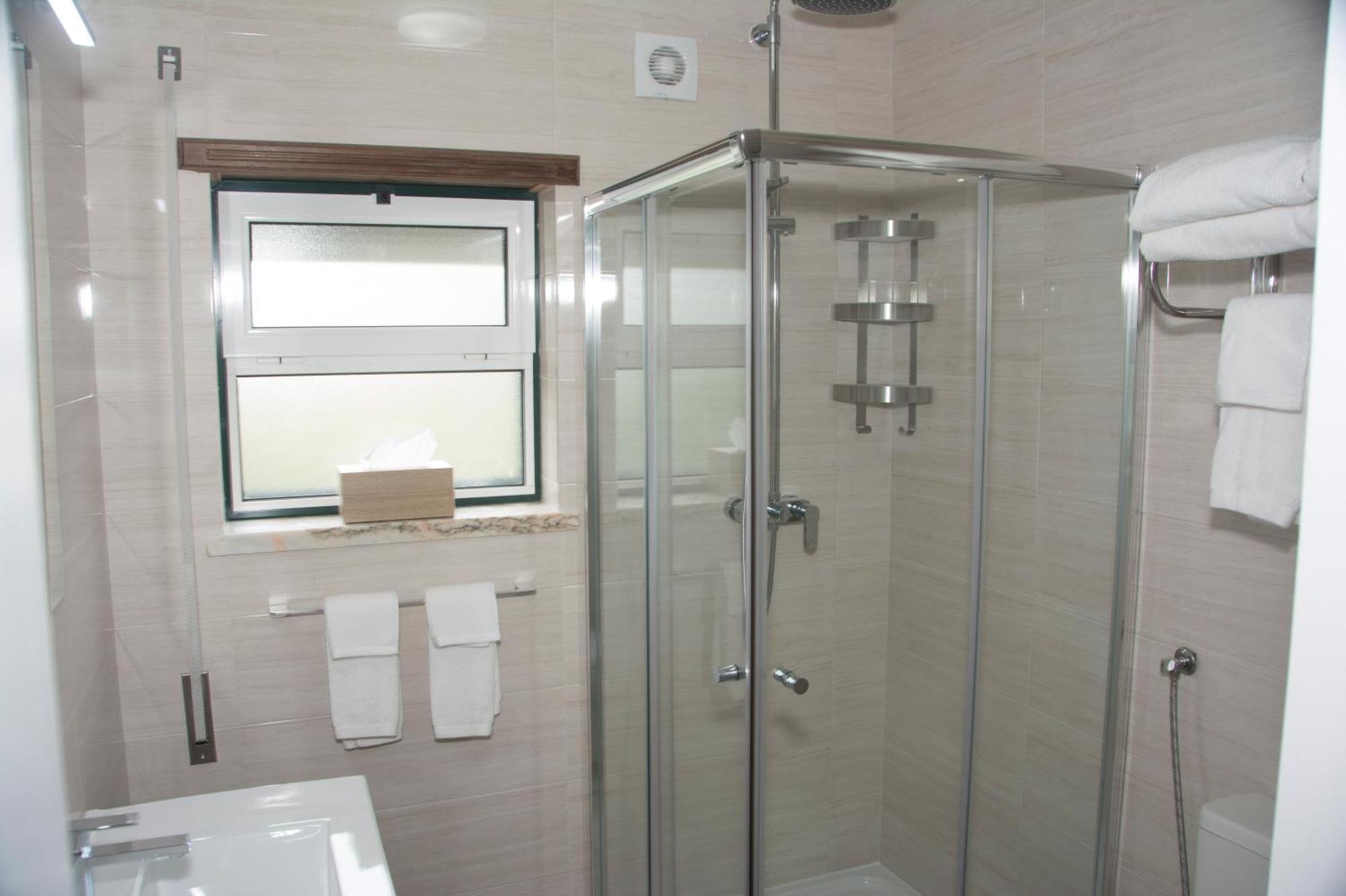 The Fig Boutique Suites Salir de Porto Luaran gambar