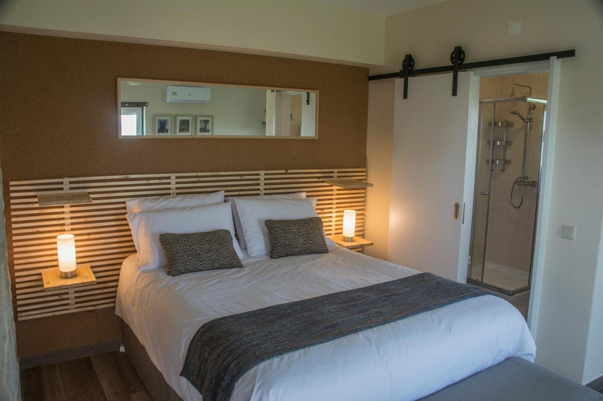 The Fig Boutique Suites Salir de Porto Bilik gambar
