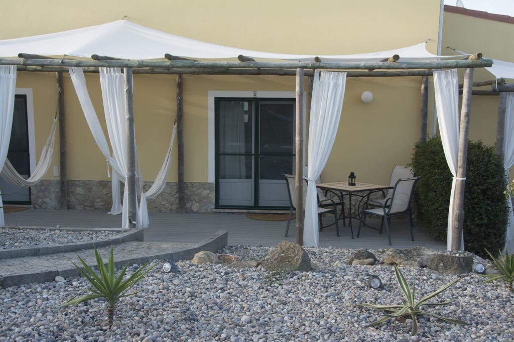 The Fig Boutique Suites Salir de Porto Luaran gambar